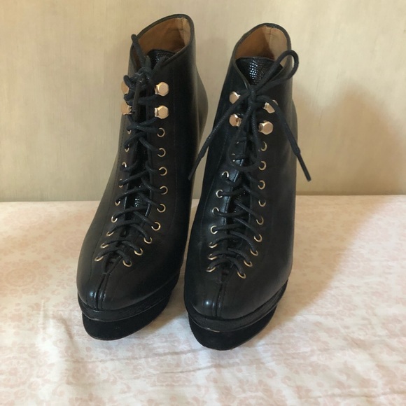 Ann Taylor size 8 Lace up Booties - Picture 3 of 7